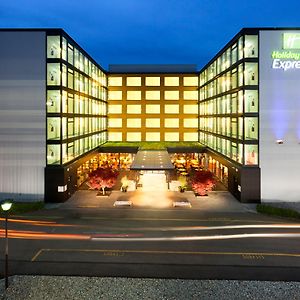 Holiday Inn Express Zuerich Airport By Ihg